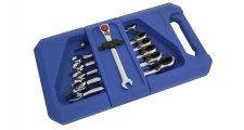 REVERSIBLE GEARTECH&#174; COMBINATION WRENCH SET IN BLOW MOULD CASE