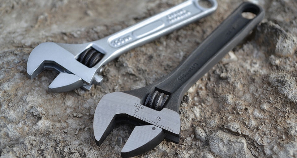 REGULAR STYLE ADJUSTABLE WRENCH