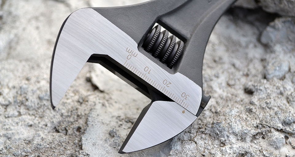 WIDE JAW PREMIUM ADJUSTABLE WRENCH
